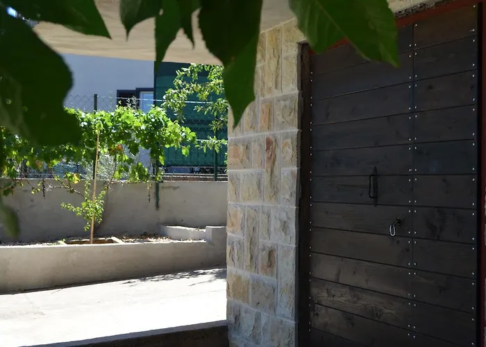 アパート Korolija